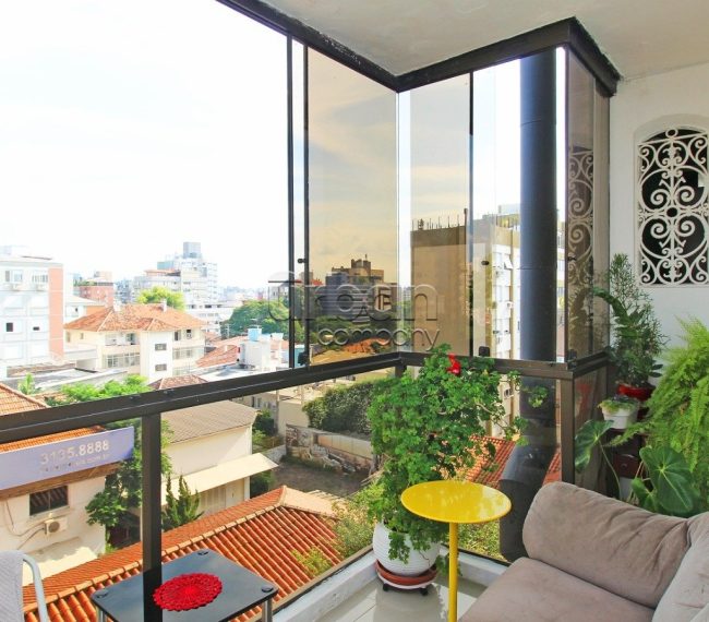 Cobertura com 224m², 4 quartos, 1 suíte, 2 vagas, no bairro São João em Porto Alegre