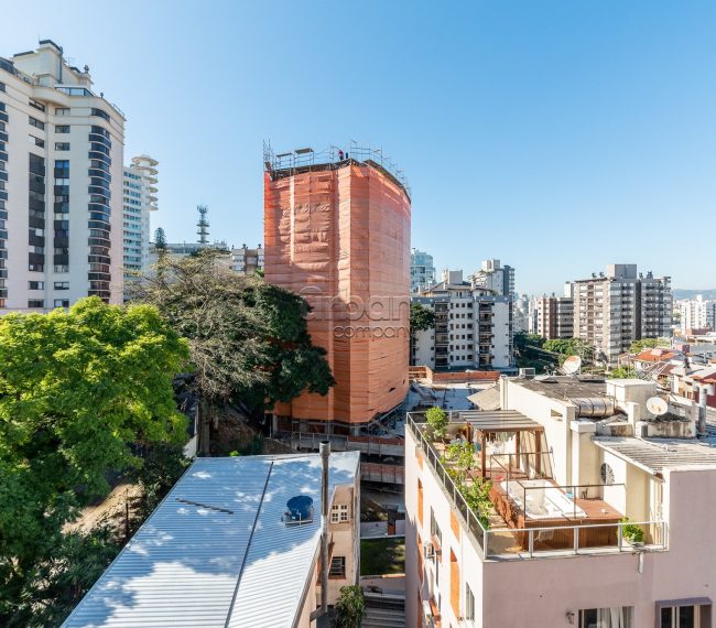 Apartamento com 104m², 3 quartos, 1 suíte, 2 vagas, no bairro Bela Vista em Porto Alegre