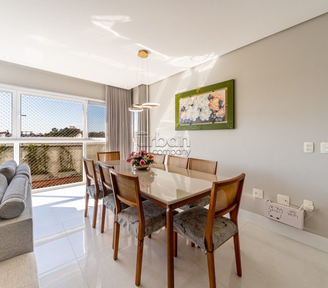 Apartamento com 108m², 3 quartos, 1 suíte, 2 vagas, no bairro Vila Ipiranga em Porto Alegre
