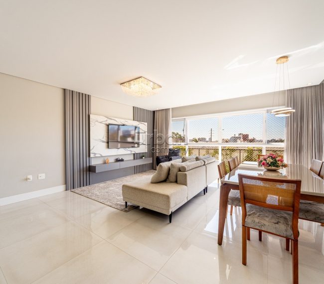 Apartamento com 108m², 3 quartos, 1 suíte, 2 vagas, no bairro Vila Ipiranga em Porto Alegre