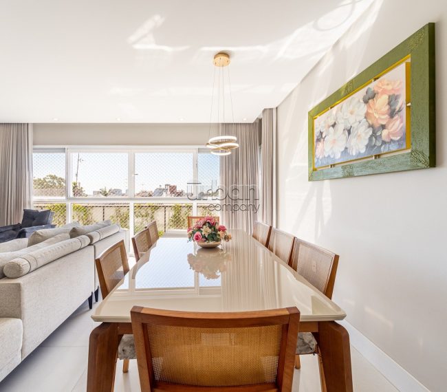 Apartamento com 108m², 3 quartos, 1 suíte, 2 vagas, no bairro Vila Ipiranga em Porto Alegre