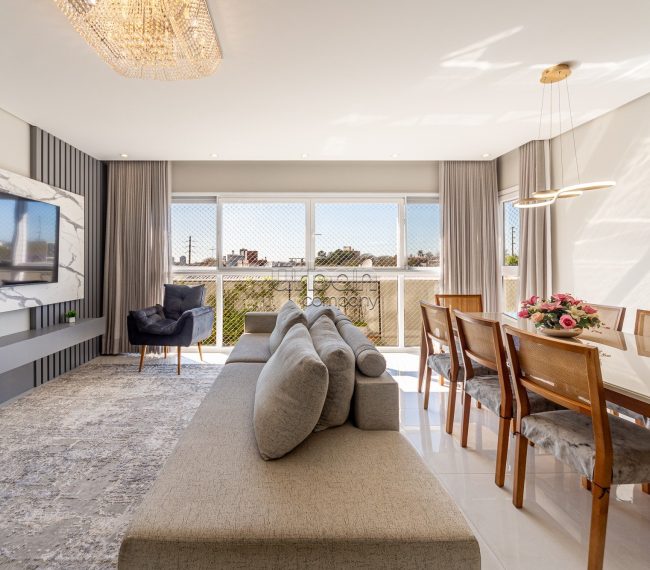 Apartamento com 108m², 3 quartos, 1 suíte, 2 vagas, no bairro Vila Ipiranga em Porto Alegre