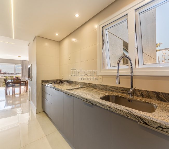 Apartamento com 108m², 3 quartos, 1 suíte, 2 vagas, no bairro Vila Ipiranga em Porto Alegre