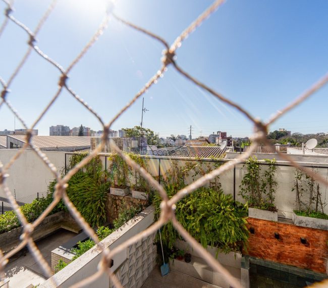 Apartamento com 108m², 3 quartos, 1 suíte, 2 vagas, no bairro Vila Ipiranga em Porto Alegre