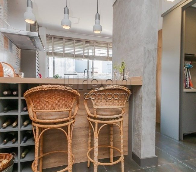 Cobertura com 165m², 3 quartos, 1 suíte, 2 vagas, no bairro Rio Branco em Porto Alegre