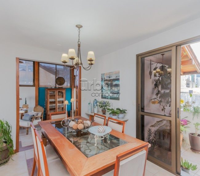 Cobertura com 165m², 3 quartos, 1 suíte, 2 vagas, no bairro Rio Branco em Porto Alegre