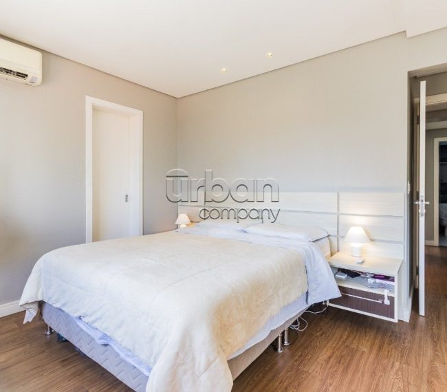 Apartamento com 105m², 3 quartos, 1 suíte, 2 vagas, no bairro Rio Branco em Porto Alegre
