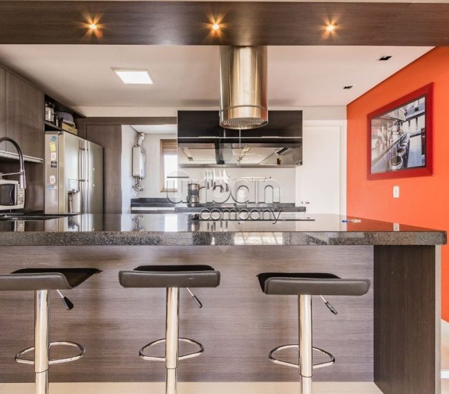 Apartamento com 105m², 3 quartos, 1 suíte, 2 vagas, no bairro Rio Branco em Porto Alegre