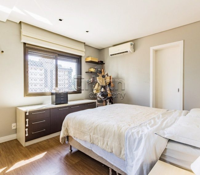 Apartamento com 105m², 3 quartos, 1 suíte, 2 vagas, no bairro Rio Branco em Porto Alegre
