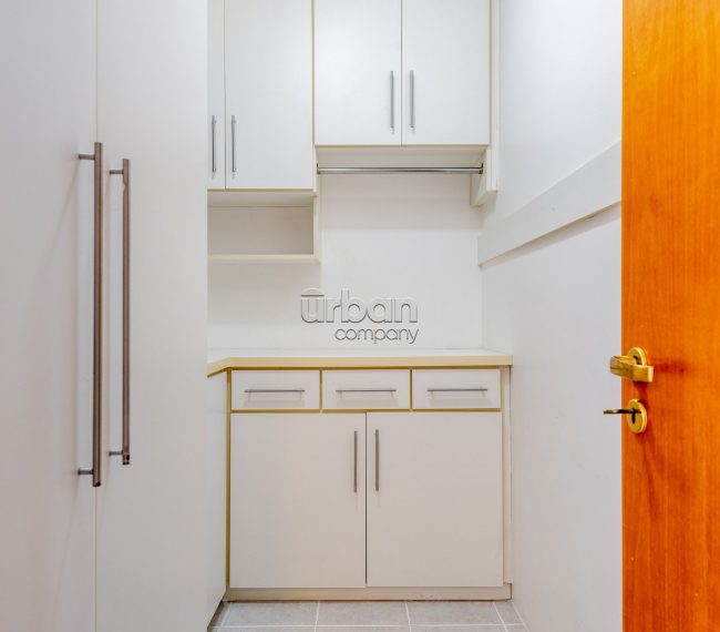 Apartamento Garden com 190m², 3 quartos, 3 suítes, 2 vagas, no bairro Chácara Das Pedras em Porto Alegre