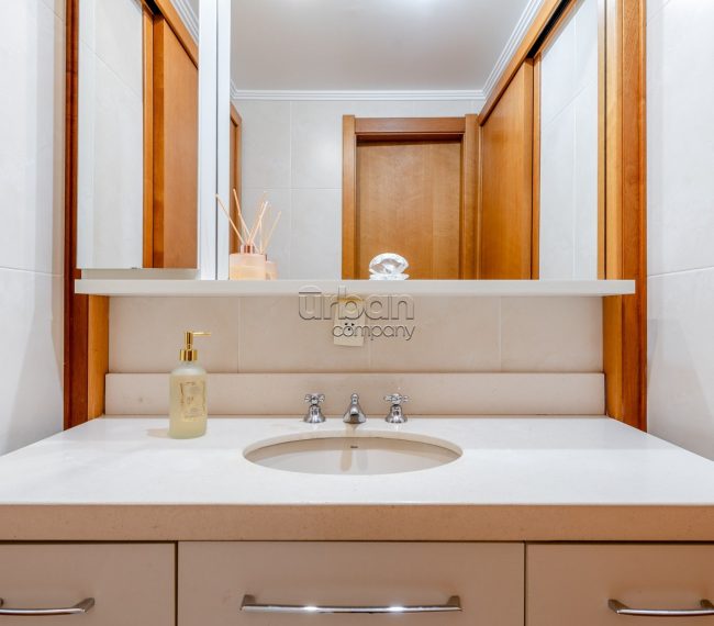 Apartamento Garden com 190m², 3 quartos, 3 suítes, 2 vagas, no bairro Chácara Das Pedras em Porto Alegre
