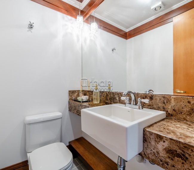 Apartamento Garden com 190m², 3 quartos, 3 suítes, 2 vagas, no bairro Chácara Das Pedras em Porto Alegre