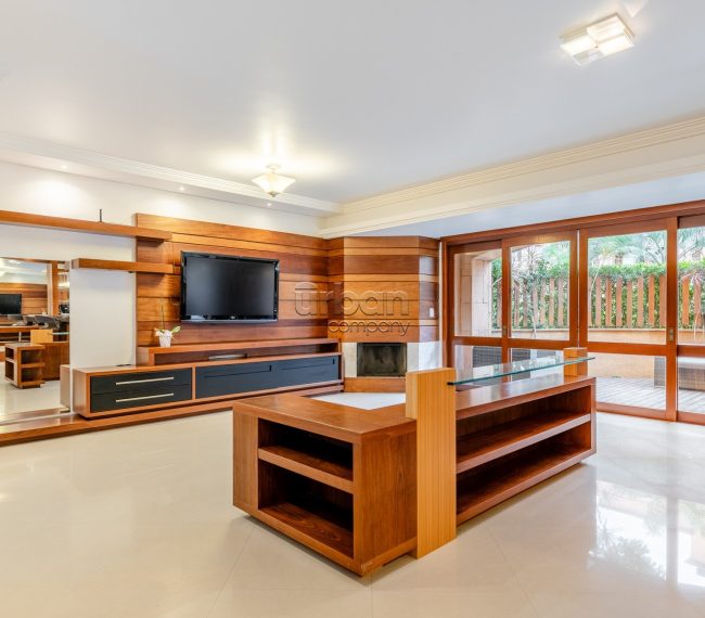 Apartamento Garden com 190m², 3 quartos, 3 suítes, 2 vagas, no bairro Chácara Das Pedras em Porto Alegre
