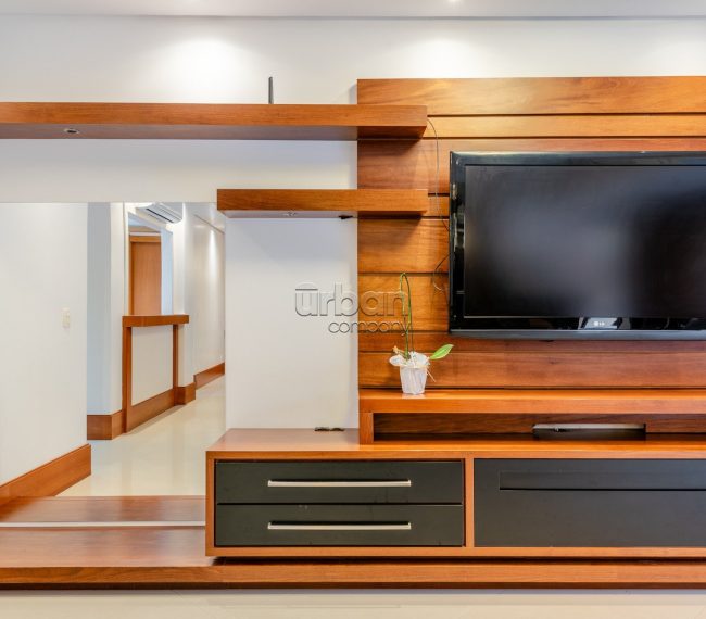 Apartamento Garden com 190m², 3 quartos, 3 suítes, 2 vagas, no bairro Chácara Das Pedras em Porto Alegre