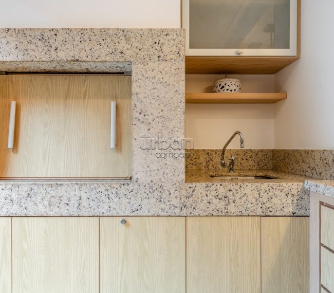 Apartamento Garden com 190m², 3 quartos, 3 suítes, 2 vagas, no bairro Chácara Das Pedras em Porto Alegre