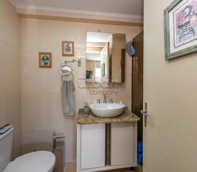 Apartamento com 85m², 2 quartos, 1 suíte, no bairro Moinhos de Vento em Porto Alegre
