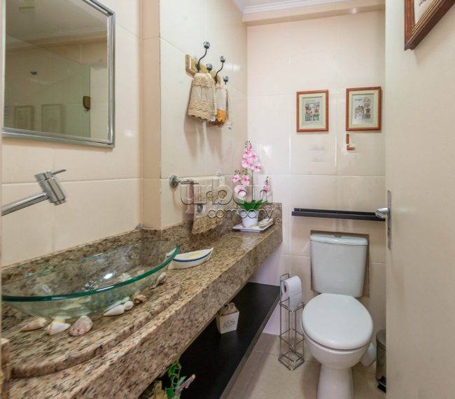 Apartamento com 85m², 2 quartos, 1 suíte, no bairro Moinhos de Vento em Porto Alegre