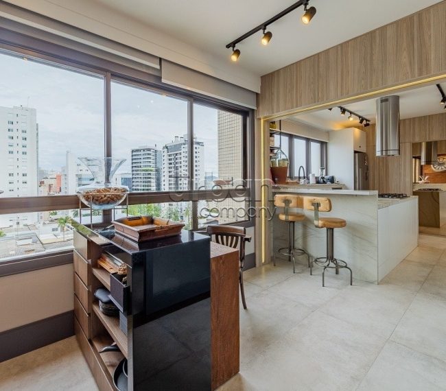 Apartamento com 155m², 3 quartos, 1 suíte, 3 vagas, no bairro Petrópolis em Porto Alegre