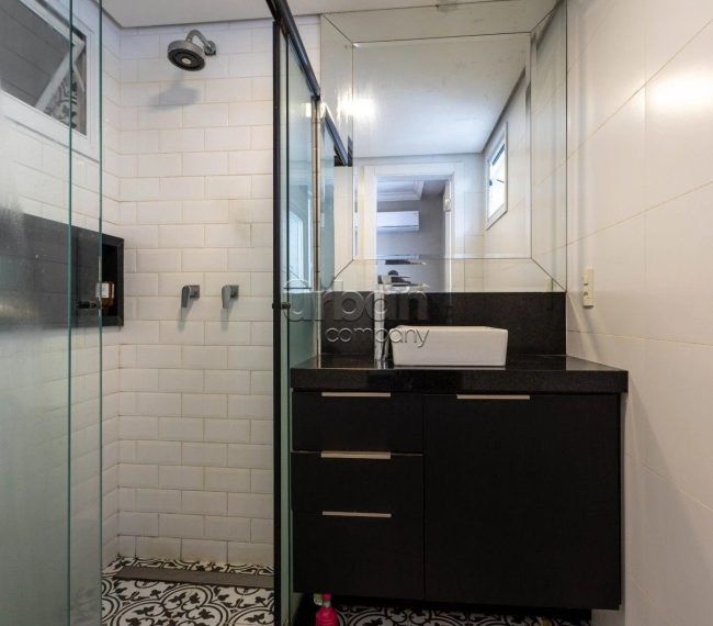 Apartamento com 75m², 2 quartos, 1 suíte, 1 vaga, no bairro Moinhos de Vento em Porto Alegre