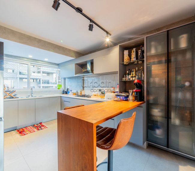 Apartamento com 122m², 3 quartos, 1 suíte, 1 vaga, no bairro Bela Vista em Porto Alegre