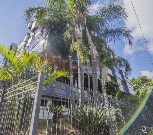 Apartamento com 218m², 4 quartos, 1 suíte, 3 vagas, no bairro Jardim Lindóia em Porto Alegre