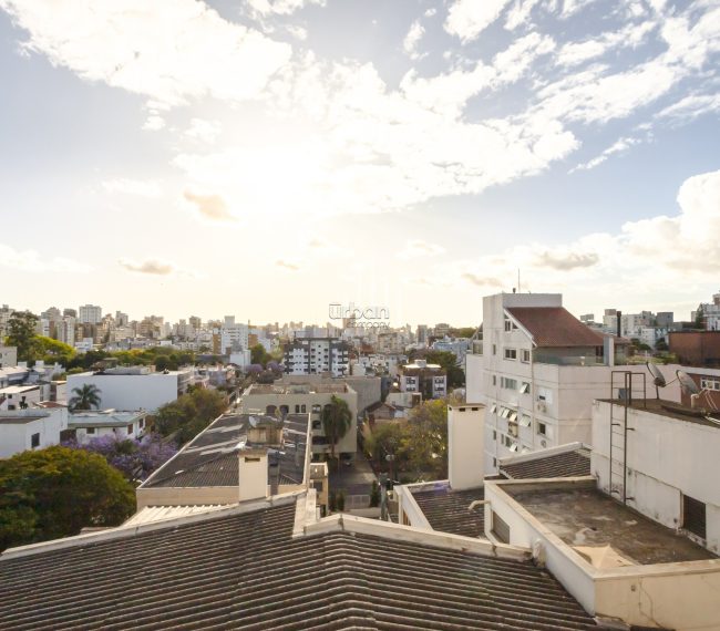 Apartamento com 68m², 2 quartos, 1 suíte, 2 vagas, no bairro Auxiliadora em Porto Alegre