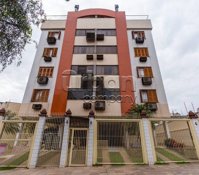 Cobertura com 148m², 3 quartos, 1 suíte, 2 vagas, no bairro Passo da Areia em Porto Alegre