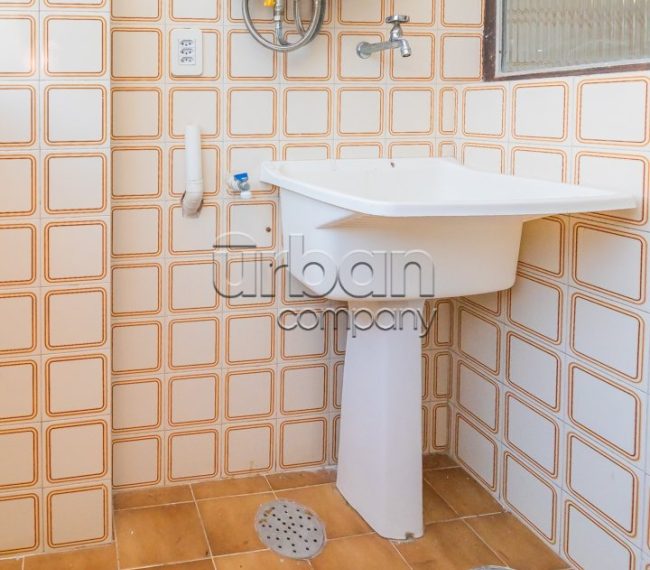 Apartamento com 86m², 3 quartos, 1 suíte, 1 vaga, no bairro Floresta em Porto Alegre