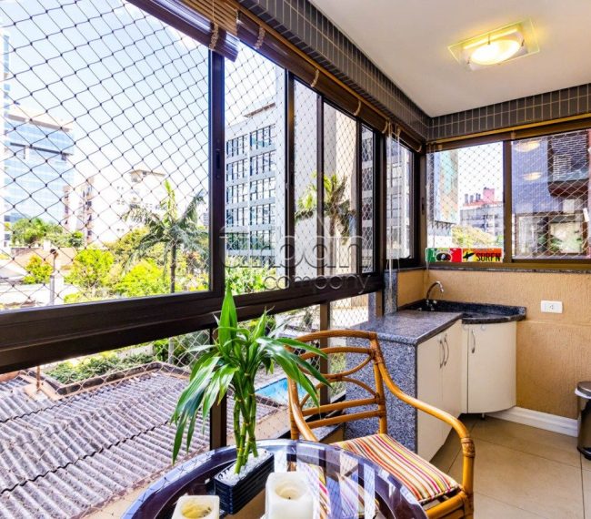 Apartamento com 86m², 2 quartos, 1 suíte, 3 vagas, no bairro Bela Vista em Porto Alegre