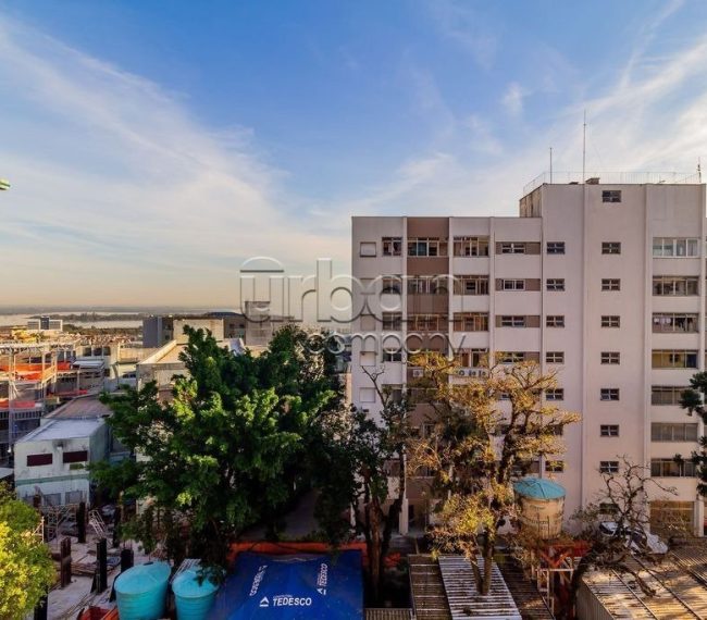 Apartamento com 257m², 4 quartos, 1 suíte, 3 vagas, no bairro Moinhos de Vento em Porto Alegre