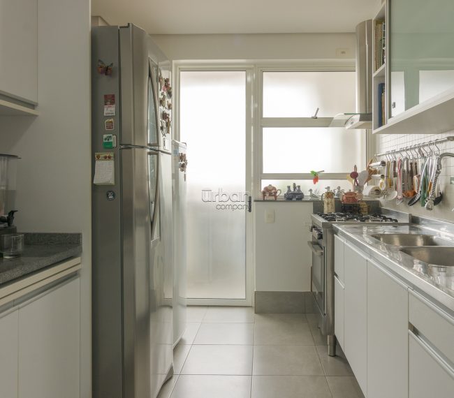 Apartamento com 221m², 3 quartos, 1 suíte, 2 vagas, no bairro Moinhos de Vento em Porto Alegre
