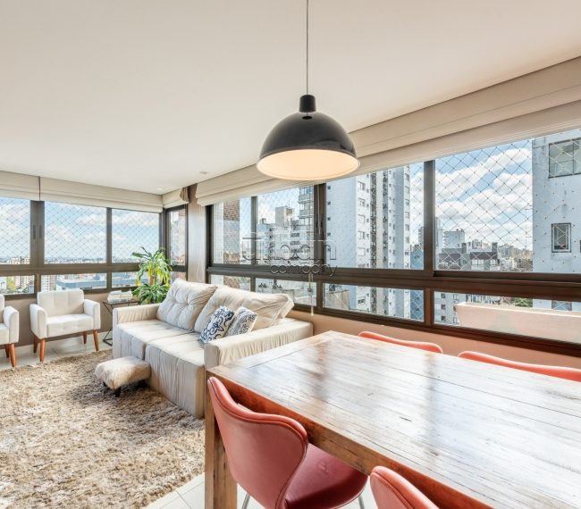 Apartamento com 79m², 2 quartos, 1 suíte, 2 vagas, no bairro Petrópolis em Porto Alegre
