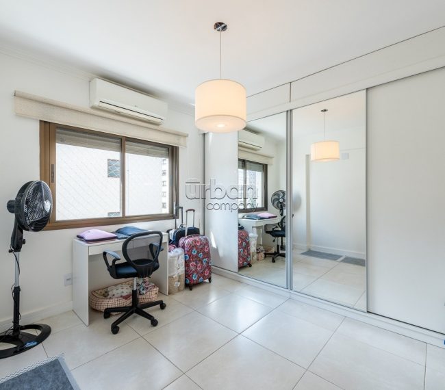 Apartamento com 79m², 2 quartos, 1 suíte, 2 vagas, no bairro Petrópolis em Porto Alegre