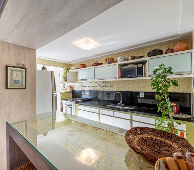 Apartamento com 147m², 3 quartos, 1 suíte, 1 vaga, no bairro Petrópolis em Porto Alegre
