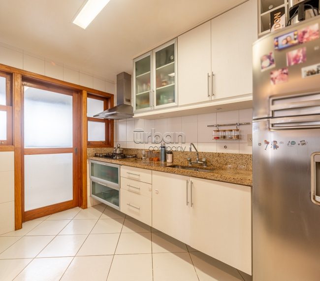 Apartamento com 100m², 3 quartos, 1 suíte, 2 vagas, no bairro Rio Branco em Porto Alegre