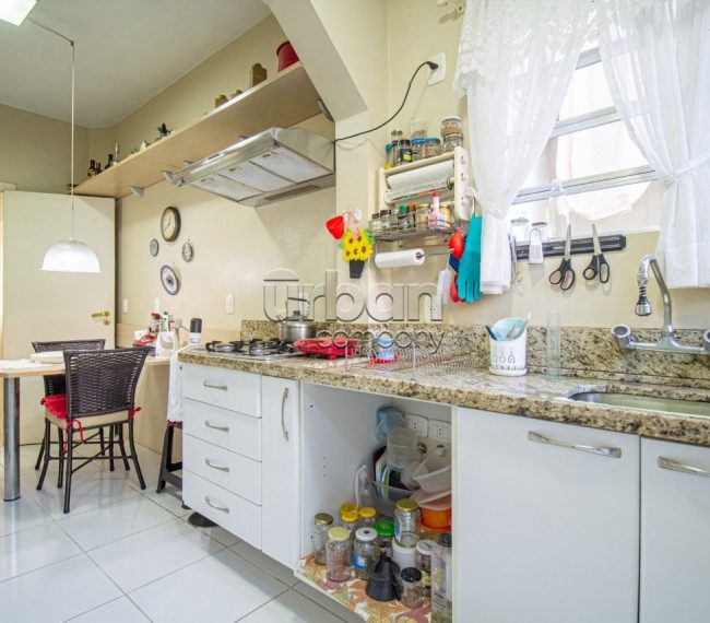 Apartamento Garden com 69m², 2 quartos, 1 suíte, 1 vaga, no bairro Auxiliadora em Porto Alegre