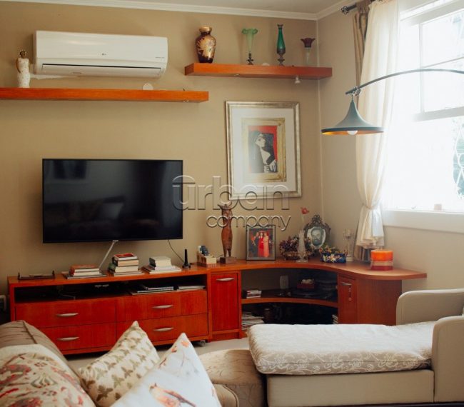 Apartamento Garden com 69m², 2 quartos, 1 suíte, 1 vaga, no bairro Auxiliadora em Porto Alegre