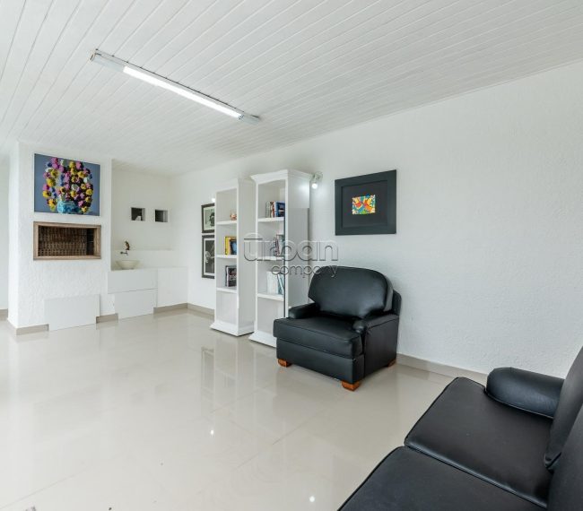 Casa com 305m², 3 quartos, 2 suítes, 4 vagas, no bairro Três Figueiras em Porto Alegre