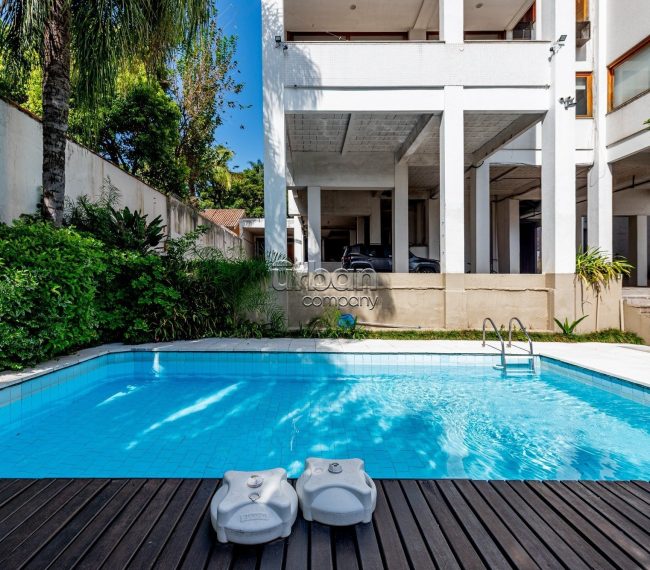 Apartamento com 209m², 4 quartos, 1 suíte, 2 vagas, no bairro Mont Serrat em Porto Alegre