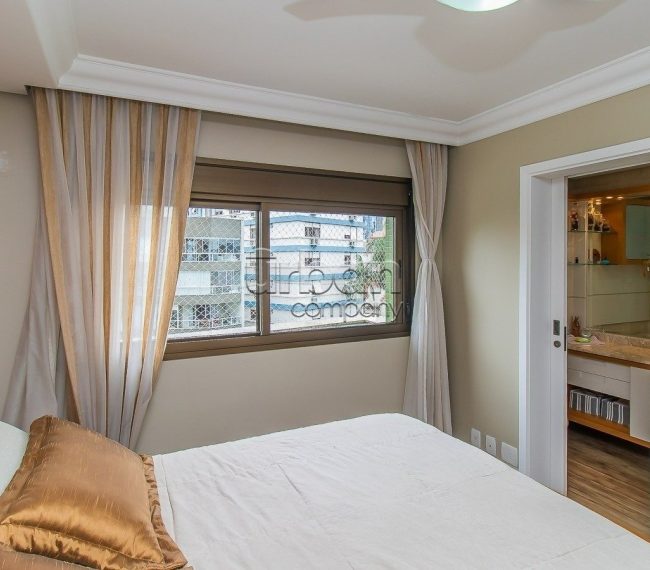 Apartamento com 97m², 2 quartos, 1 suíte, 2 vagas, no bairro Petrópolis em Porto Alegre