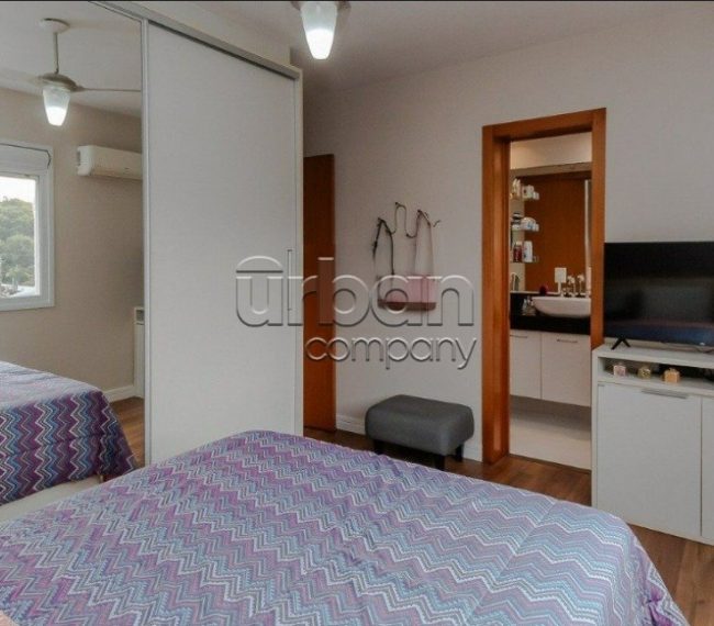 Apartamento com 70m², 2 quartos, 1 suíte, 2 vagas, no bairro São João em Porto Alegre