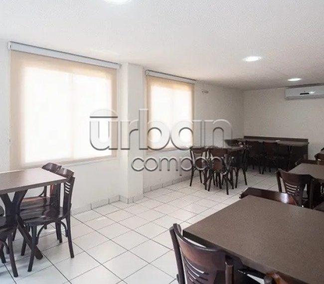 Apartamento com 72m², 2 quartos, 1 suíte, 2 vagas, no bairro Passo da Areia em Porto Alegre