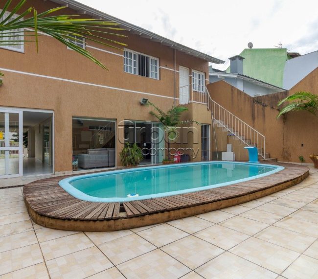Casa com 422m², 3 quartos, 1 suíte, 4 vagas, no bairro Jardim Planalto em Porto Alegre