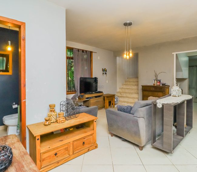Casa com 190m², 3 quartos, 1 suíte, 4 vagas, no bairro Passo da Areia em Porto Alegre