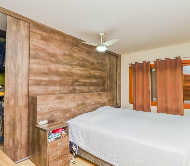 Casa com 190m², 3 quartos, 1 suíte, 4 vagas, no bairro Passo da Areia em Porto Alegre