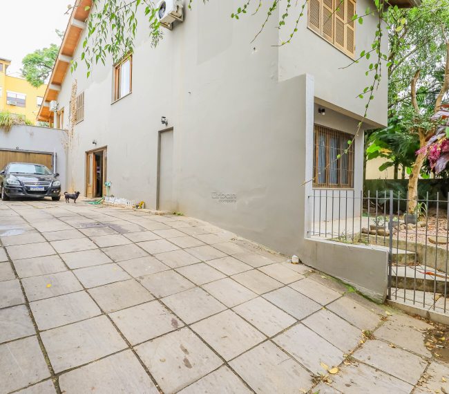 Casa com 190m², 3 quartos, 1 suíte, 4 vagas, no bairro Passo da Areia em Porto Alegre