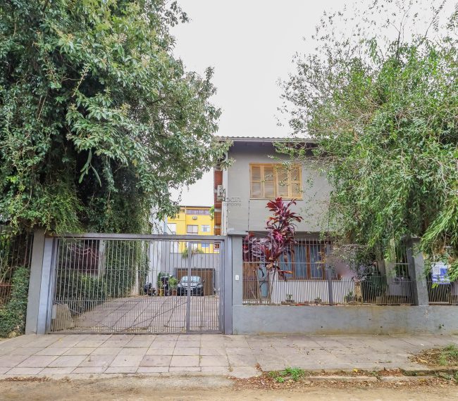 Casa com 190m², 3 quartos, 1 suíte, 4 vagas, no bairro Passo da Areia em Porto Alegre