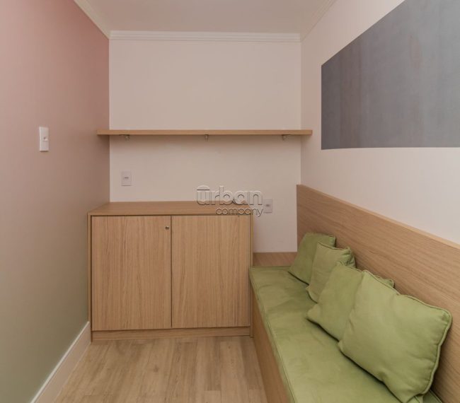 Sala com 34m², 1 vaga, no bairro Petrópolis em Porto Alegre