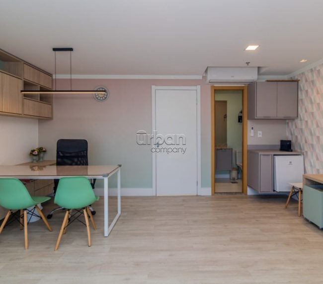 Sala com 34m², 1 vaga, no bairro Petrópolis em Porto Alegre