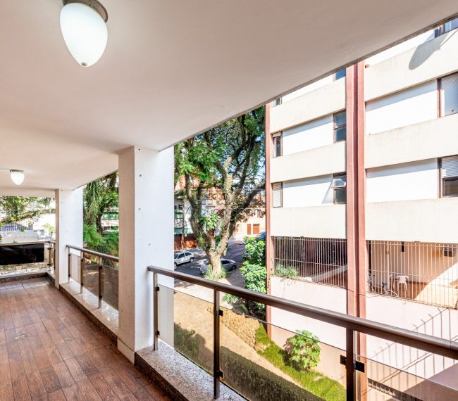 Apartamento com 209m², 4 quartos, 1 suíte, 2 vagas, no bairro Mont Serrat em Porto Alegre